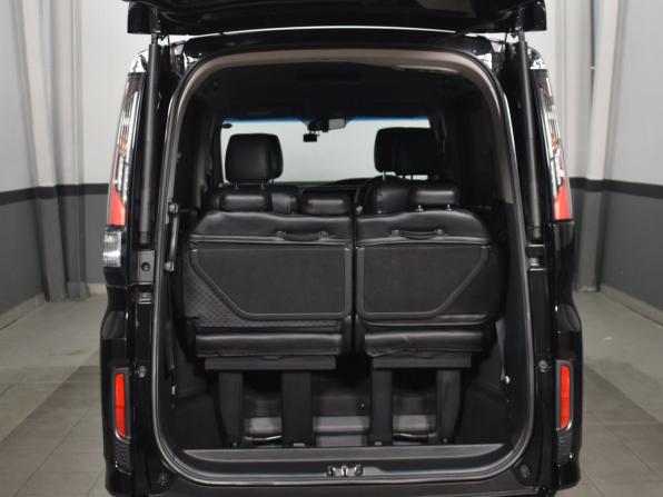 Honda Stepwgn V Рестайлинг с пробегом 2019 года, цена 2 314 995 рублей, 50293 км, минивэн, Автокод Объявления