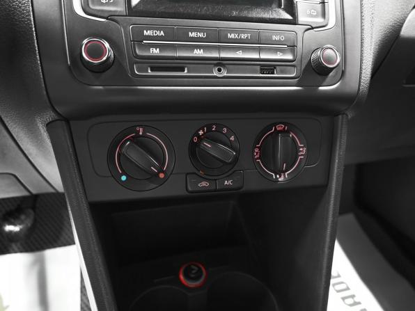 Volkswagen Polo V Рестайлинг с пробегом 2015 года, цена 845 000 рублей, 168954 км, седан, Автокод Объявления