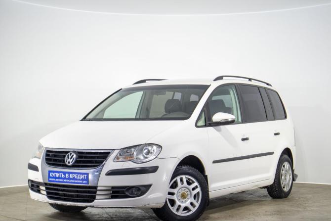 Volkswagen Touran I Рестайлинг с пробегом 2010 года, цена 899 000 рублей, 130000 км, компактвэн, Автокод Объявления