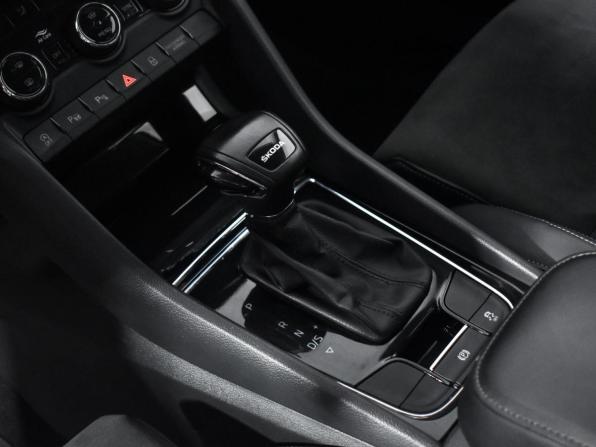 Skoda Karoq I с пробегом 2020 года, цена 1 785 000 рублей, 186272 км, внедорожник, Автокод Объявления