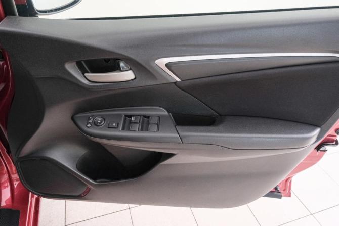 Honda Fit III Рестайлинг с пробегом 2018 года, цена 1 229 000 рублей, 64878 км, хэтчбек, Автокод Объявления