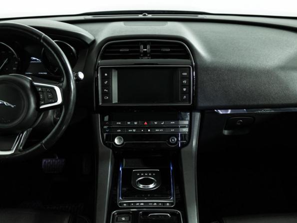 Jaguar F-Pace I с пробегом 2018 года, цена 2 769 700 рублей, 120706 км, внедорожник, Автокод Объявления