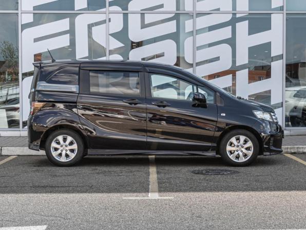 Honda Freed I Рестайлинг с пробегом 2010 года, цена 1 000 000 рублей, 229602 км, компактвэн, Автокод Объявления