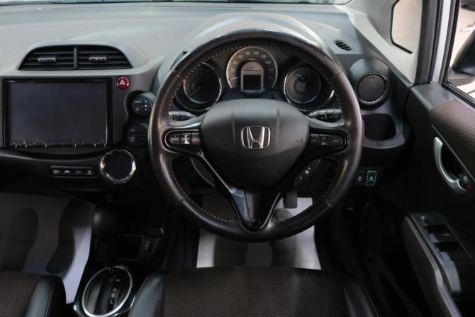 Honda Fit Shuttle I с пробегом 2013 года, цена 999 000 рублей, 108000 км, универсал, Автокод Объявления
