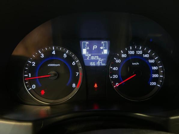 Hyundai Solaris I Рестайлинг с пробегом 2015 года, цена 965 000 рублей, 166193 км, седан, Автокод Объявления