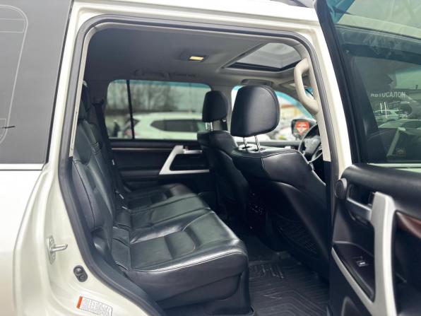 Toyota Land Cruiser 200 Series Рестайлинг 2 с пробегом 2016 года, цена 4 500 000 рублей, 357604 км, внедорожник, Автокод Объявления