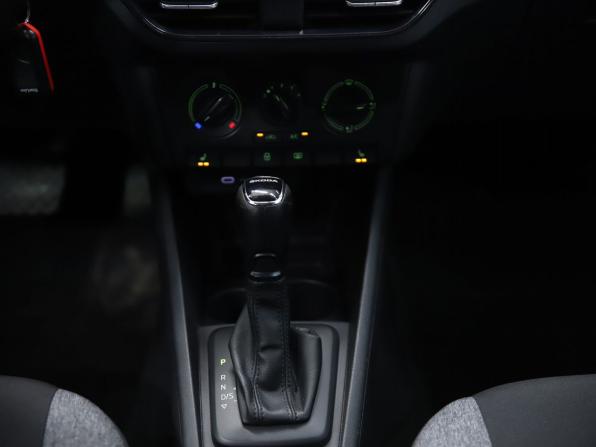 Skoda Rapid II с пробегом 2021 года, цена 1 550 000 рублей, 76136 км, лифтбек, Автокод Объявления