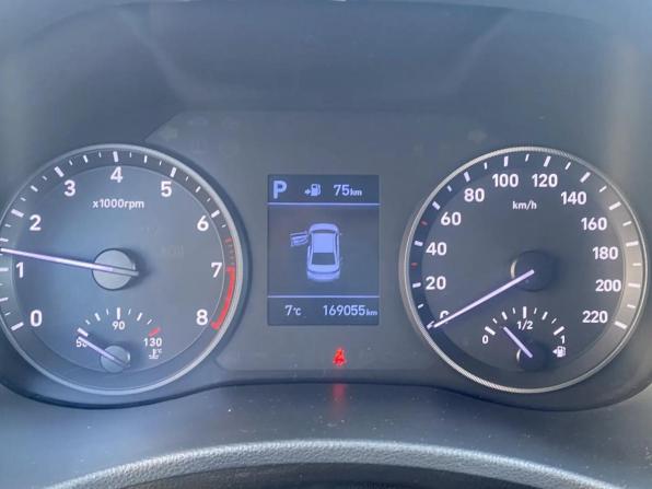 Hyundai Solaris II с пробегом 2017 года, цена 1 150 000 рублей, 169100 км, седан, Автокод Объявления