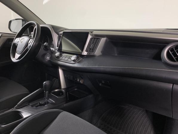 Toyota RAV4 IV (XA40) Рестайлинг с пробегом 2018 года, цена 2 350 000 рублей, 60881 км, внедорожник, Автокод Объявления