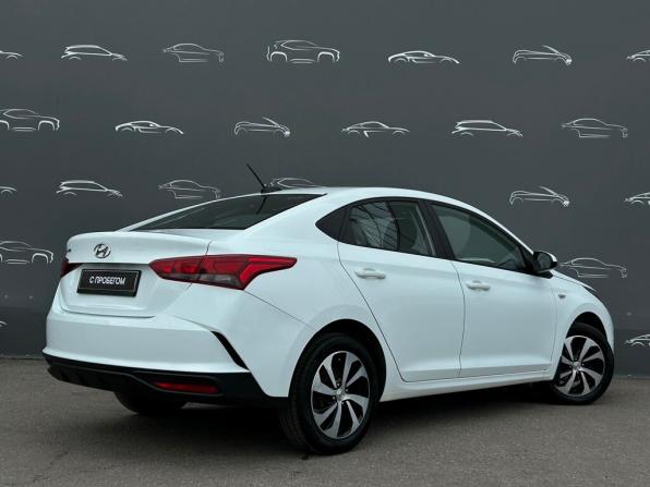 Hyundai Solaris II с пробегом 2020 года, цена 1 247 800 рублей, 92228 км, седан, Автокод Объявления