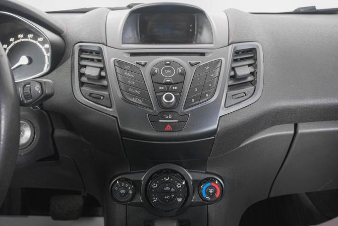 Ford Fiesta Mk6 Рестайлинг с пробегом 2016 года, цена 669 000 рублей, 211000 км, хэтчбек, Автокод Объявления