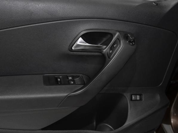 Volkswagen Polo V с пробегом 2015 года, цена 875 000 рублей, 159580 км, седан, Автокод Объявления