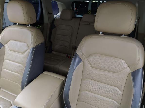 Volkswagen Touareg III с пробегом 2019 года, цена 3 600 000 рублей, 233000 км, внедорожник, Автокод Объявления