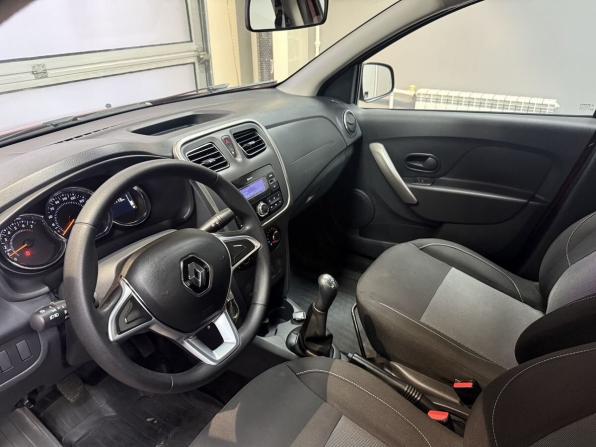 Renault Logan II Рестайлинг с пробегом 2019 года, цена 1 100 000 рублей, 87000 км, седан, Автокод Объявления