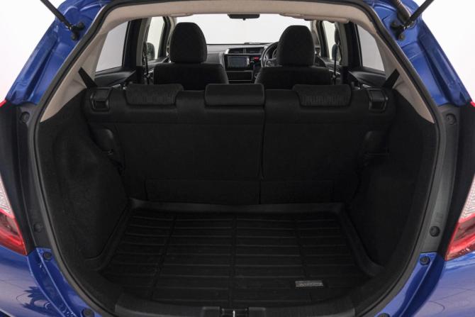 Honda Fit III с пробегом 2013 года, цена 999 000 рублей, 60000 км, хэтчбек, Автокод Объявления