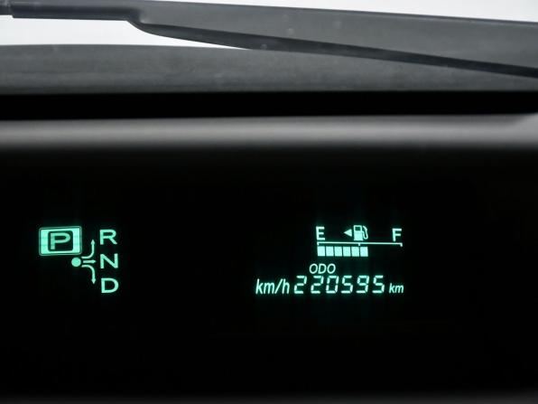 Toyota Prius II Рестайлинг (XW20) с пробегом 2011 года, цена 977 000 рублей, 221419 км, лифтбек, Автокод Объявления