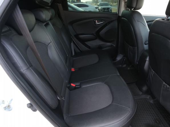 Hyundai ix35 I Рестайлинг с пробегом 2015 года, цена 955 000 рублей, 311900 км, внедорожник, Автокод Объявления