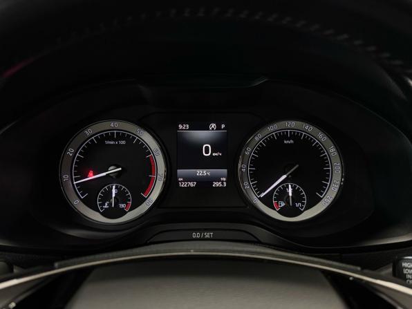 Skoda Karoq I с пробегом 2020 года, цена 2 290 000 рублей, 122732 км, внедорожник, Автокод Объявления