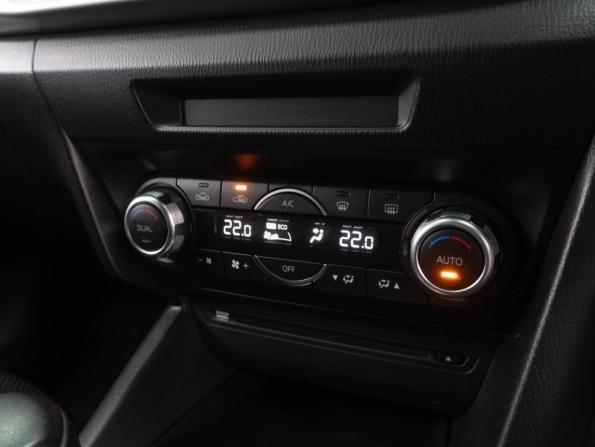 Mazda Axela III Рестайлинг с пробегом 2019 года, цена 1 689 000 рублей, 120362 км, хэтчбек, Автокод Объявления