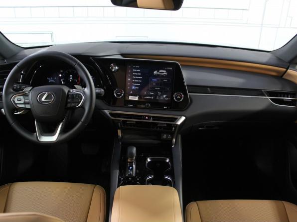 Lexus RX V с пробегом 2025 года, цена 7 870 000 рублей, 4800 км, внедорожник, Автокод Объявления
