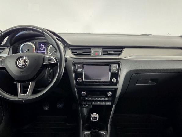 Skoda Rapid I Рестайлинг с пробегом 2018 года, цена 1 025 000 рублей, 197000 км, лифтбек, Автокод Объявления