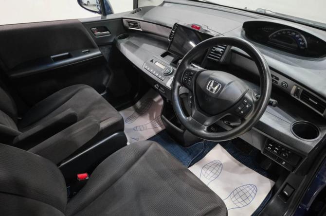 Honda Freed I с пробегом 2011 года, цена 1 049 000 рублей, 202000 км, компактвэн, Автокод Объявления