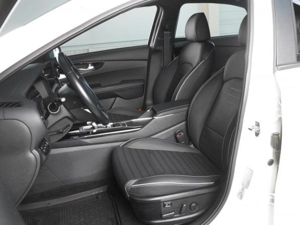 Kia K3 II (China Market) Рестайлинг с пробегом 2024 года, цена 2 269 000 рублей, 25533 км, седан, Автокод Объявления