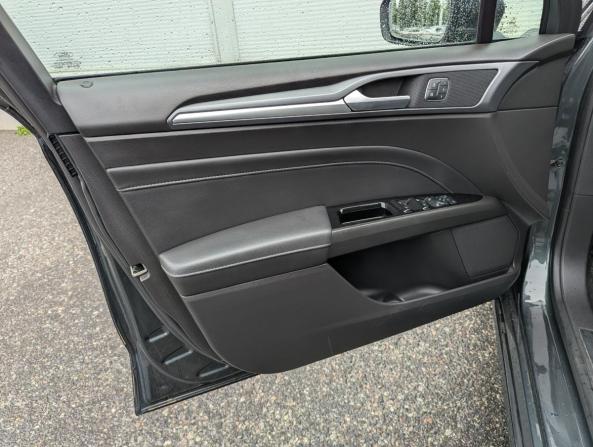 Ford Mondeo V с пробегом 2018 года, цена 1 587 000 рублей, 140481 км, универсал, Автокод Объявления