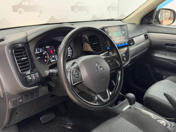 Mitsubishi Outlander III Рестайлинг 2 с пробегом 2015 года, цена 1 804 000 рублей, 88700 км, внедорожник, Автокод Объявления