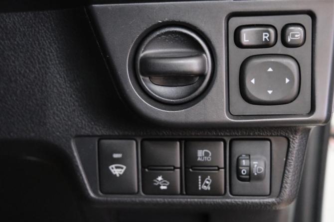 Toyota Corolla XI (E160 E170) Рестайлинг 2 с пробегом 2019 года, цена 1 639 000 рублей, 155000 км, универсал, Автокод Объявления