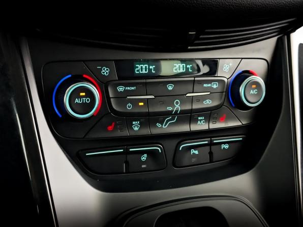 Ford Kuga II Рестайлинг с пробегом 2018 года, цена 1 670 000 рублей, 142000 км, внедорожник, Автокод Объявления