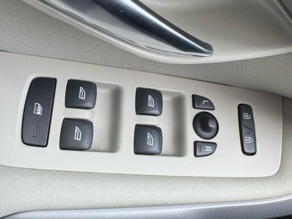 Volvo V40 Cross Country I с пробегом 2013 года, цена 1 580 000 рублей, 67433 км, хэтчбек, Автокод Объявления