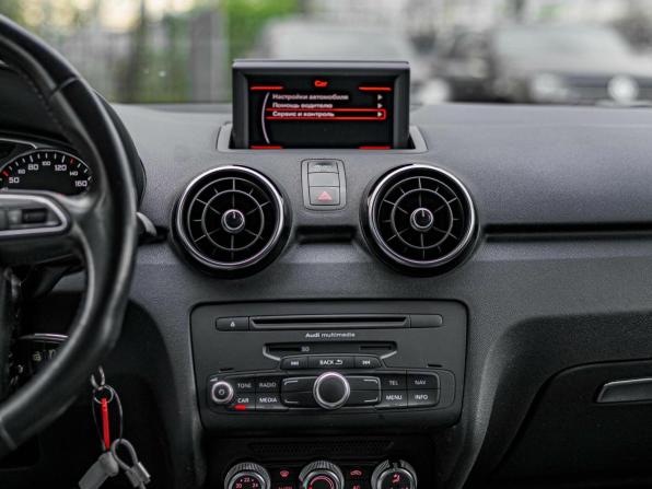 Audi A1 I (8X) с пробегом 2012 года, цена 990 000 рублей, 132634 км, хэтчбек, Автокод Объявления