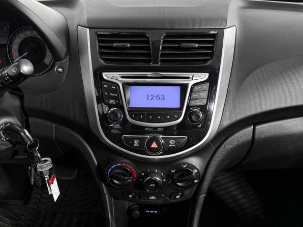 Hyundai Solaris I с пробегом 2013 года, цена 809 000 рублей, 102397 км, седан, Автокод Объявления