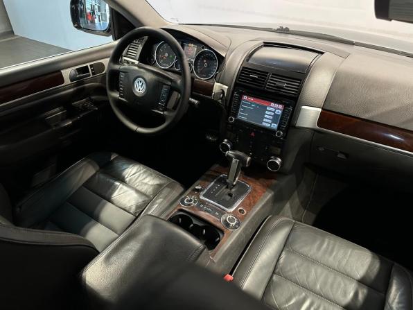 Volkswagen Touareg I Рестайлинг с пробегом 2006 года, цена 755 000 рублей, 247502 км, внедорожник, Автокод Объявления