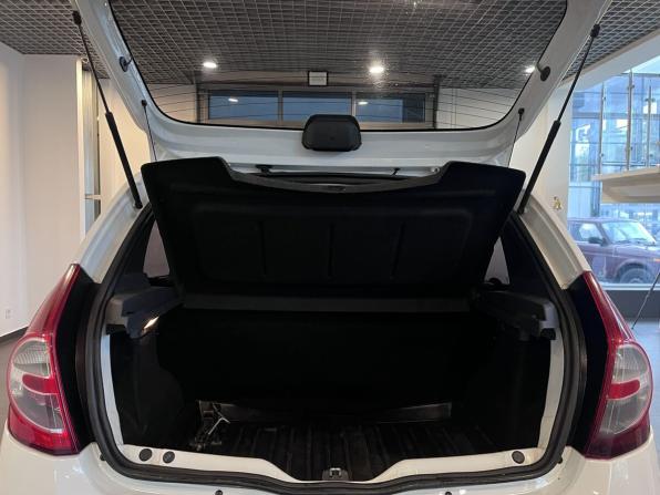 Renault Sandero I с пробегом 2013 года, цена 500 000 рублей, 236812 км, хэтчбек, Автокод Объявления