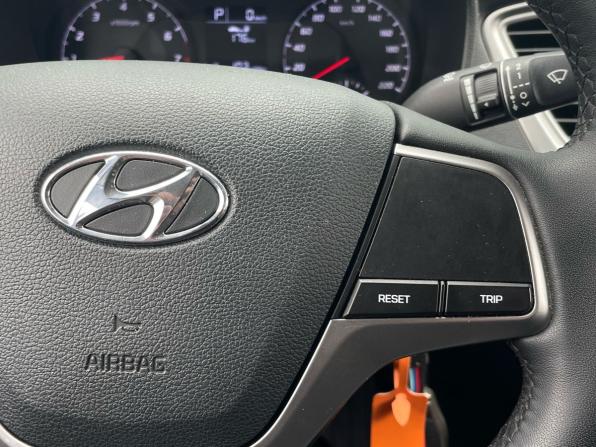 Hyundai Solaris II Рестайлинг с пробегом 2021 года, цена 1 570 000 рублей, 43126 км, седан, Автокод Объявления