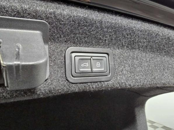 Audi A6 V (C8) с пробегом 2021 года, цена 4 300 000 рублей, 58419 км, седан, Автокод Объявления