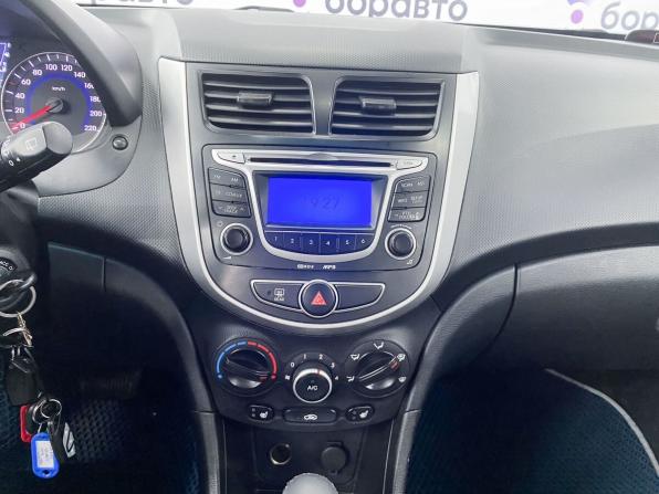 Hyundai Solaris I с пробегом 2014 года, цена 985 000 рублей, 129332 км, хэтчбек, Автокод Объявления