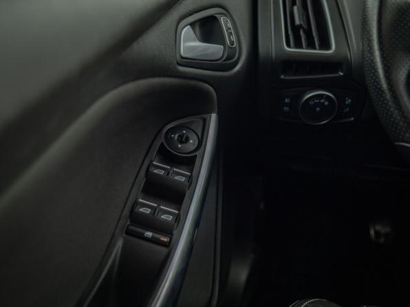 Ford Focus ST III Рестайлинг с пробегом 2018 года, цена 1 875 000 рублей, 16500 км, хэтчбек, Автокод Объявления