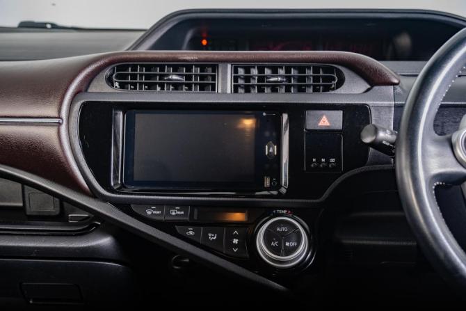 Toyota Aqua I Рестайлинг с пробегом 2017 года, цена 1 149 000 рублей, 54300 км, хэтчбек, Автокод Объявления