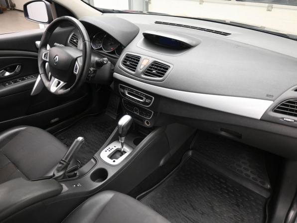Renault Megane III с пробегом 2011 года, цена 720 000 рублей, 96610 км, хэтчбек, Автокод Объявления