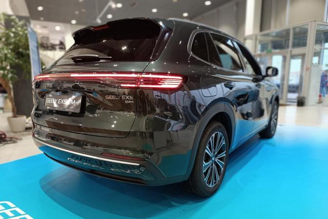 Новый Geely EX5 EM-i 2026 года, цена 3 924 990 рублей, внедорожник, Автокод Объявления