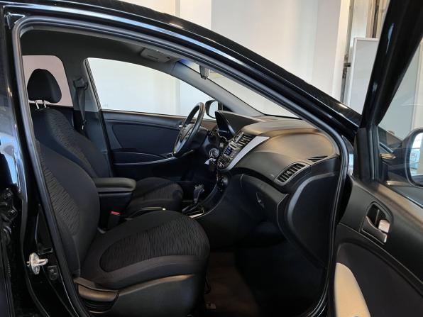 Hyundai Solaris I Рестайлинг с пробегом 2015 года, цена 1 015 000 рублей, 157900 км, седан, Автокод Объявления