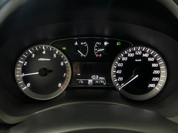 Nissan Tiida II с пробегом 2015 года, цена 1 070 000 рублей, 141739 км, хэтчбек, Автокод Объявления