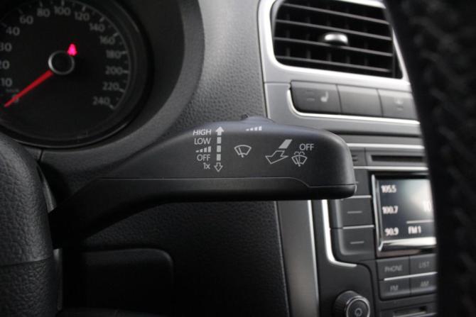 Volkswagen Polo V Рестайлинг с пробегом 2016 года, цена 1 145 000 рублей, 133496 км, седан, Автокод Объявления