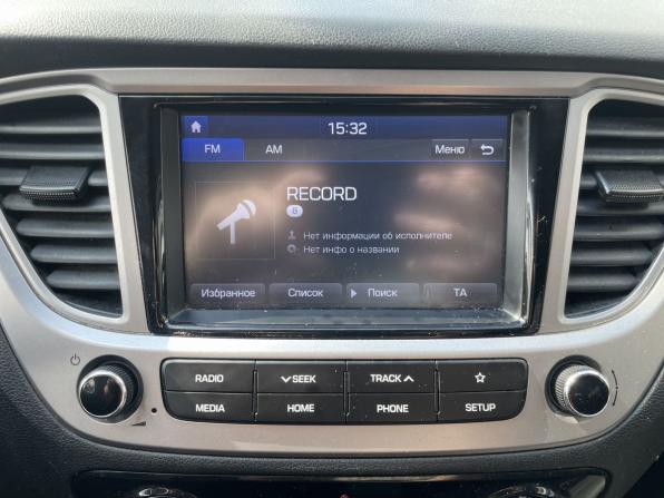Hyundai Solaris II с пробегом 2019 года, цена 999 000 рублей, 245009 км, седан, Автокод Объявления