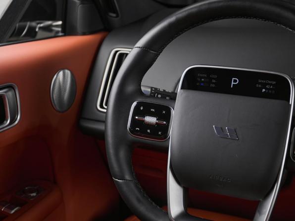 Новый Li Auto (Lixiang) L9 I 2023 года, цена 6 100 000 рублей, внедорожник, Автокод Объявления
