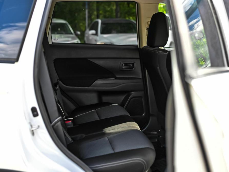 Mitsubishi Outlander III Рестайлинг 2 Санкт-Петербург  - изображение 13