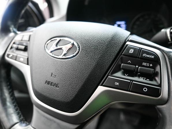 Hyundai Solaris II с пробегом 2019 года, цена 1 319 900 рублей, 199359 км, седан, Автокод Объявления